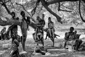 Conversando-en-el-árbol-Kenia