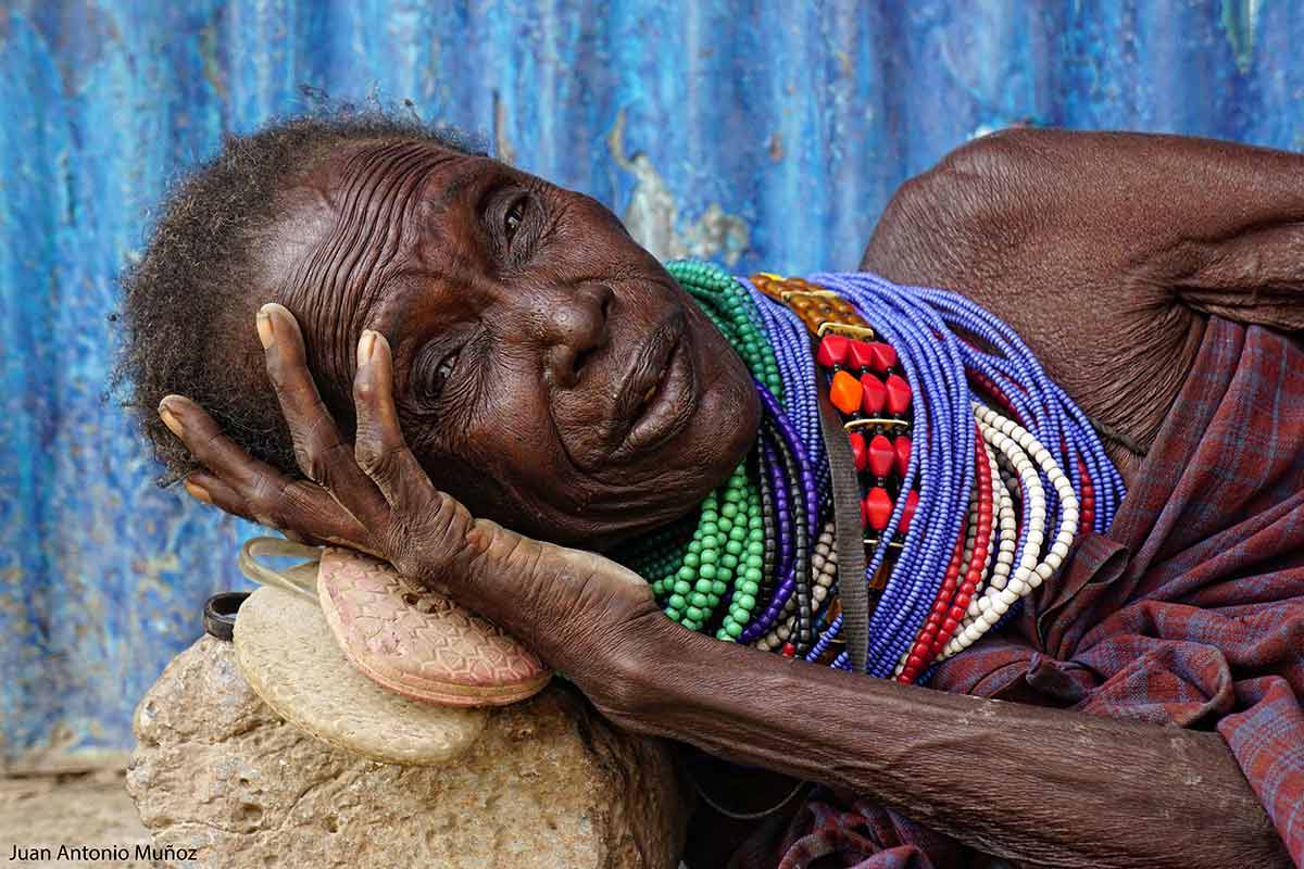 Turkana descansando Kenia