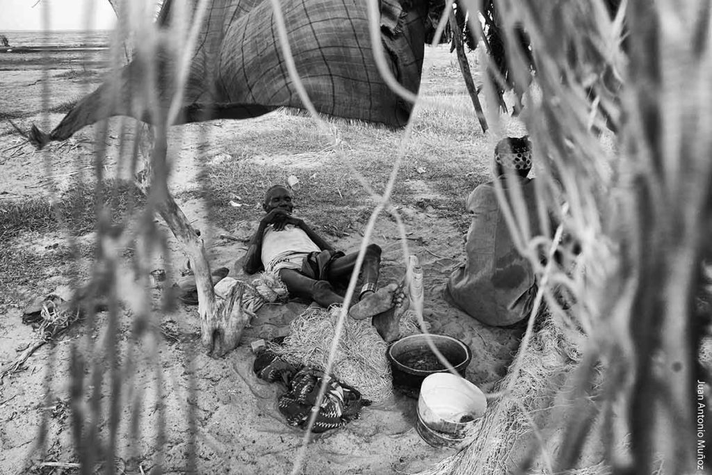 Descansando en el lago Turkana Kenia