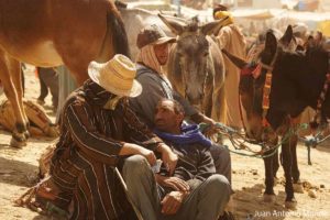 Cerrando trato en Imilchil Marruecos