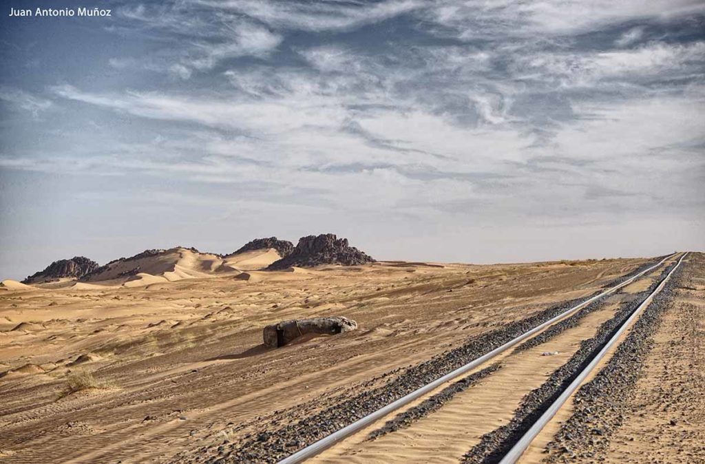 Vía en el desierto. Mauritania