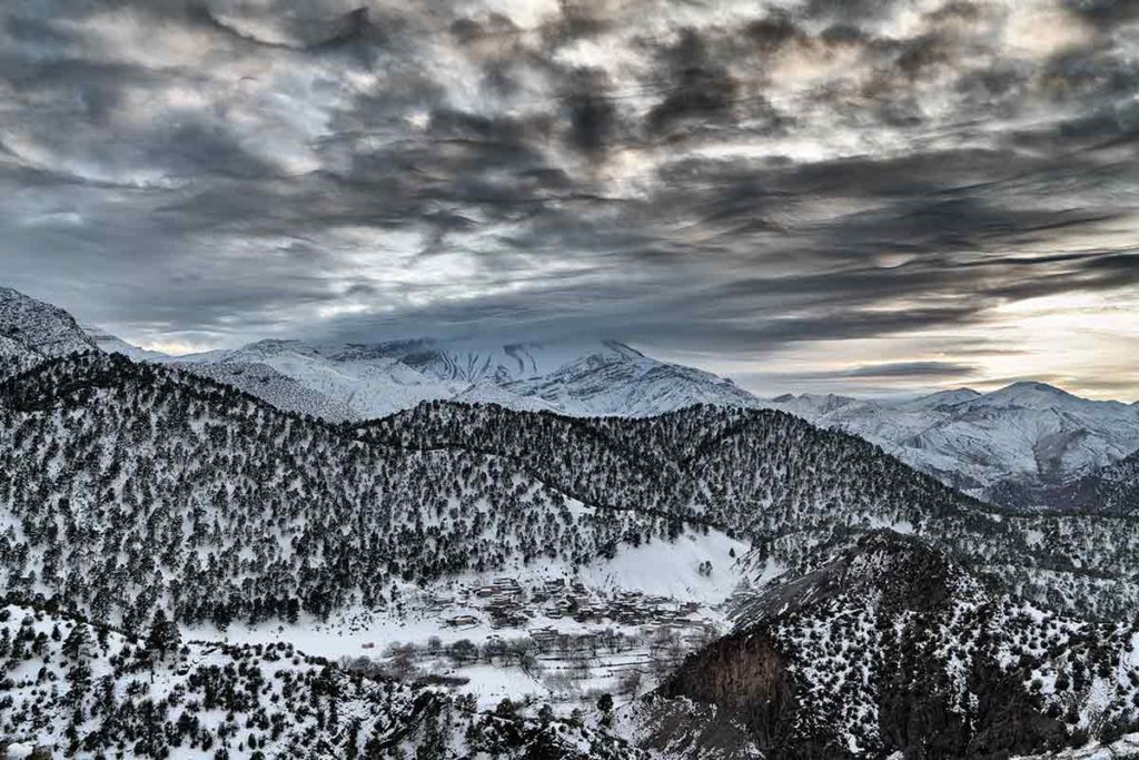 Pueblo nevado Tazaoute. Marruecos