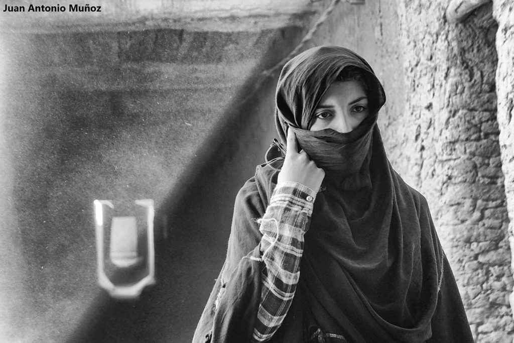 Mujer con velo. Marruecos