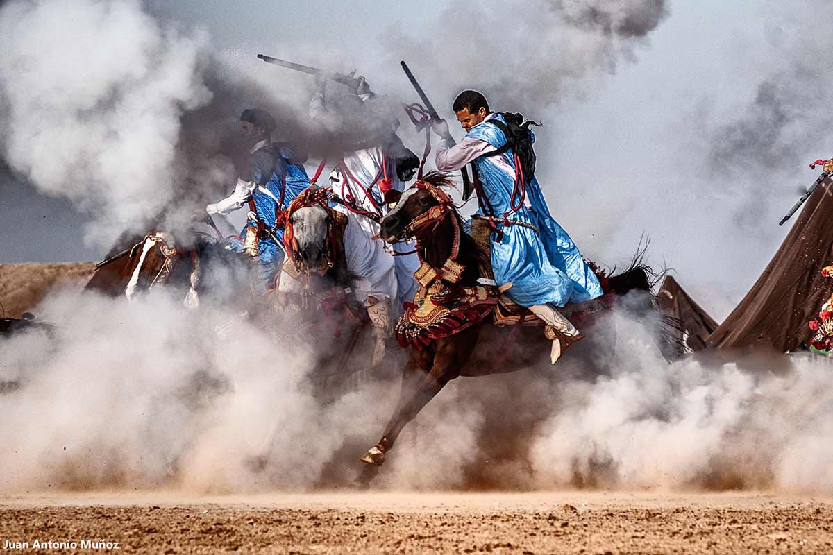 Galope en Moussem. Marruecos