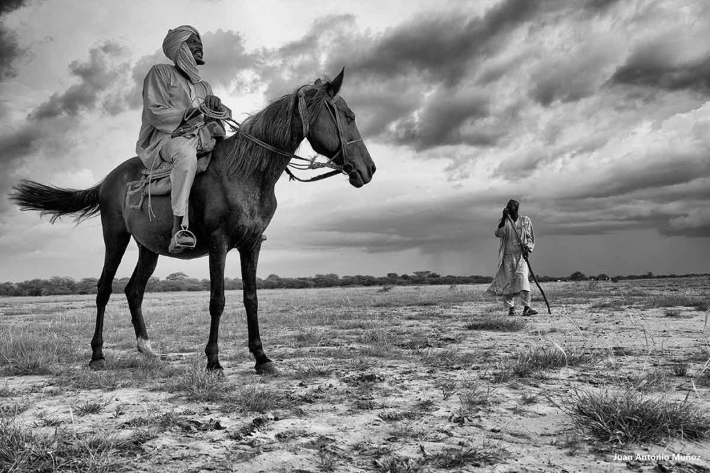 Jinete y caminante. Chad