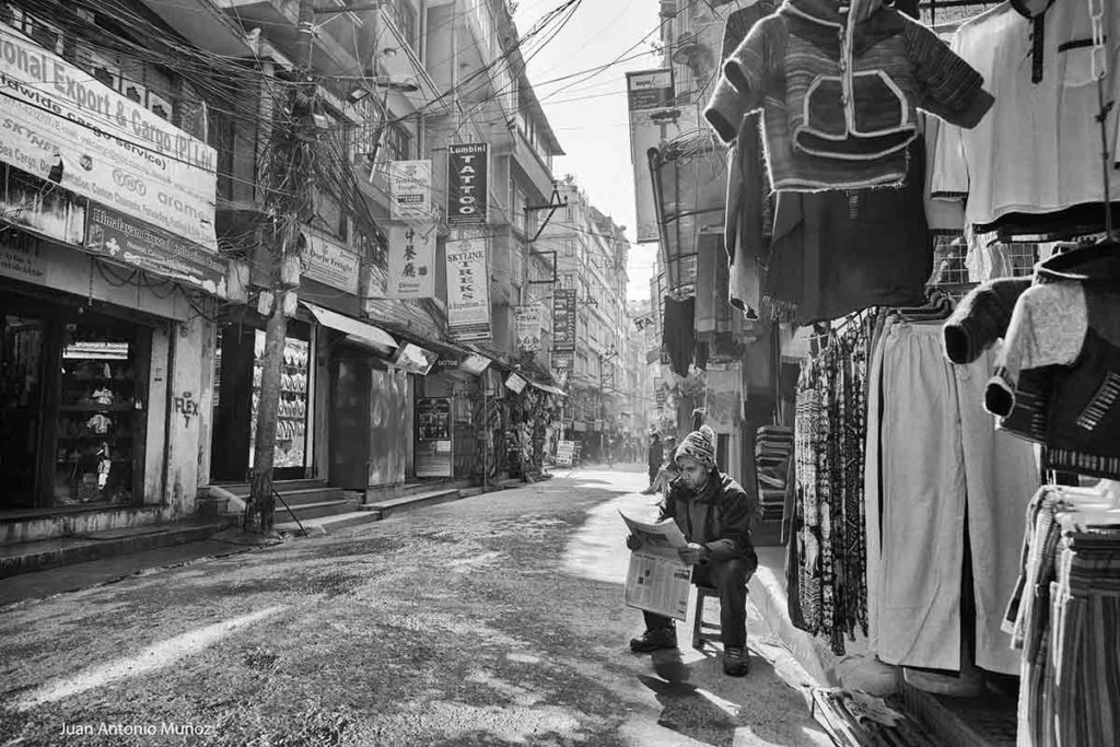 Calle vacía Kathmandu. Nepal