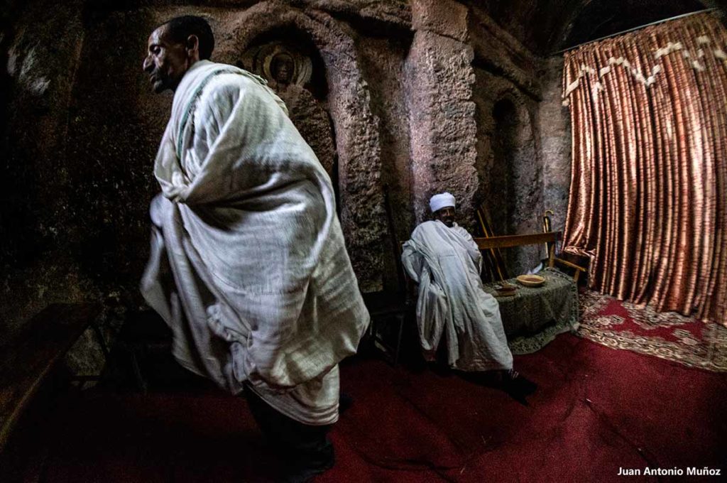 Interior iglesia Lalibela. Etiopía