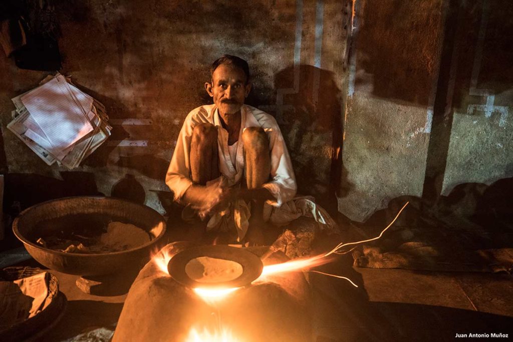 Haciendo chapati. India