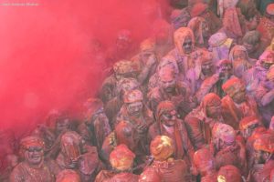 Grupo en polvo rojo. India