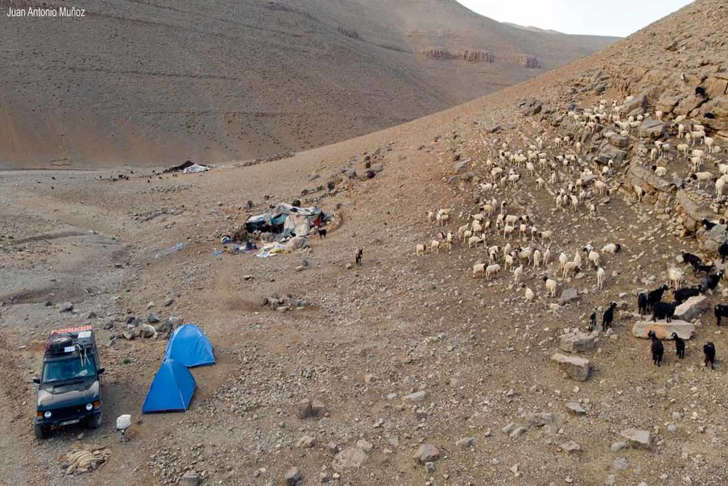 Camp con nómadas. Marruecos