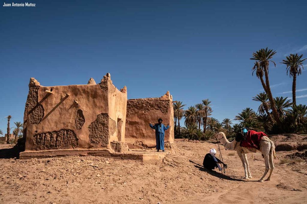 Morabito en desierto. Marruecos