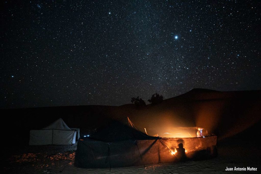 Noche bajo las estrellas. Marruecos